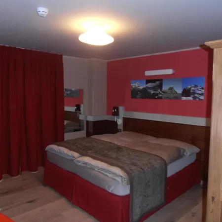 Hotel Lyskamm-2